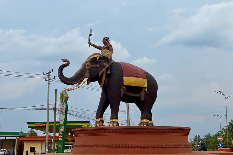 A statue in the nearby town of Sen Monorom celebrates the historical relationship of the Bunong people with elephants. Image by John Cannon/Mongabay.